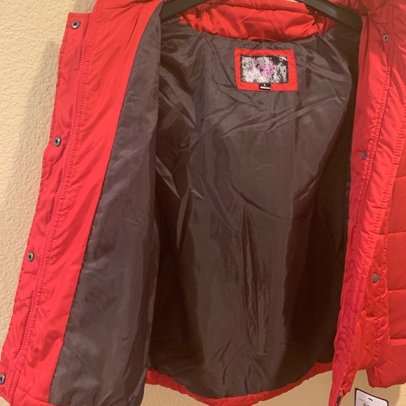 Red Puffer Jacket with fur hood - Picture 3 of 6